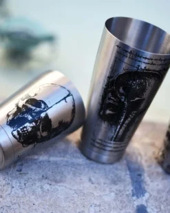 Hot Tin-in-Tin Cocktail Shaker - Kenko Tattoo | Leonardo verziert Cocktailshaker